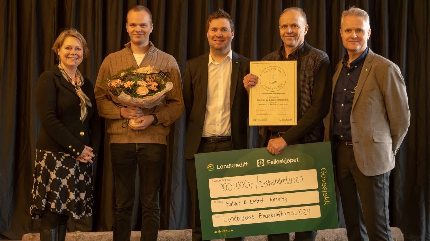 Fra venstre: Anne Jøhdal Skuterud, Halvor Rønning, Geir Pollestad, Embret Rønning, Hans Edvard Torp. Foto: Erlend Moberget/Felleskjøpet