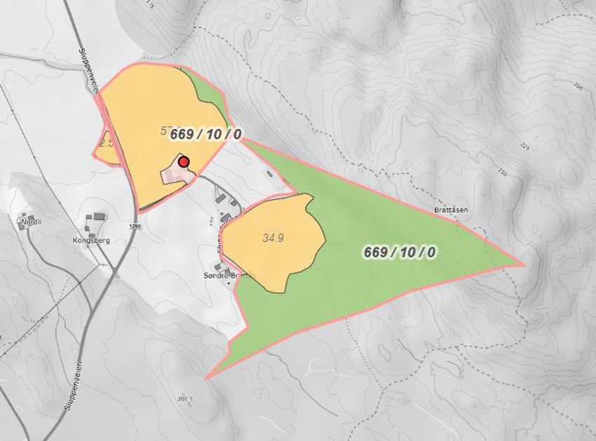 Gården er totalt på 229,9 dekar, og består bl.a. av 95,4 dekar fulldyrka jord og 127,3 dekar produktiv skog