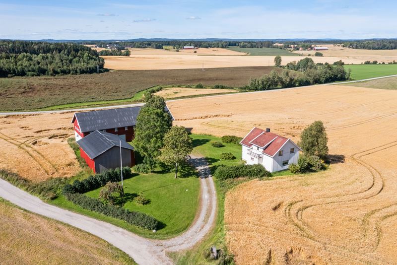 Velkommen til landbrukseiendommen Mellom Brattås i Trøgstad i Indre Østfold