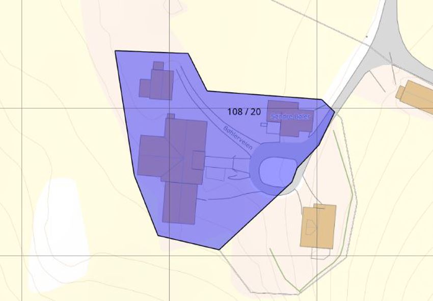 Kartutsnitt over eiendomstomten (skissert i blått). Tomten er oppmålt til 3.039,4 kvm. 