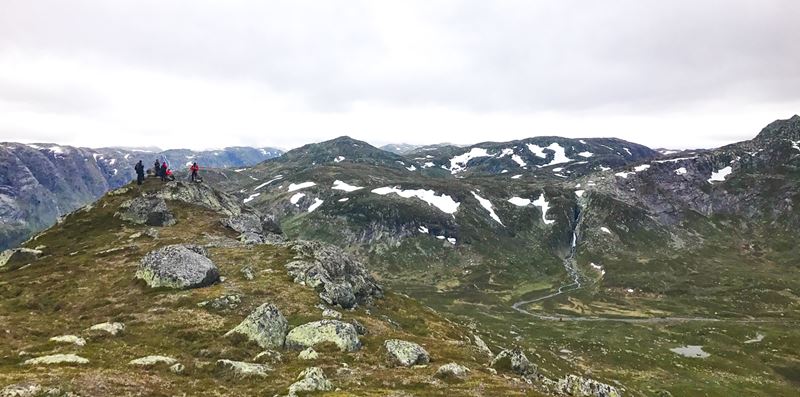 Velkommen til Haukhellerdalen og Finnebu i Vinje kommune. Se video ved å trykke på play-symbolet!