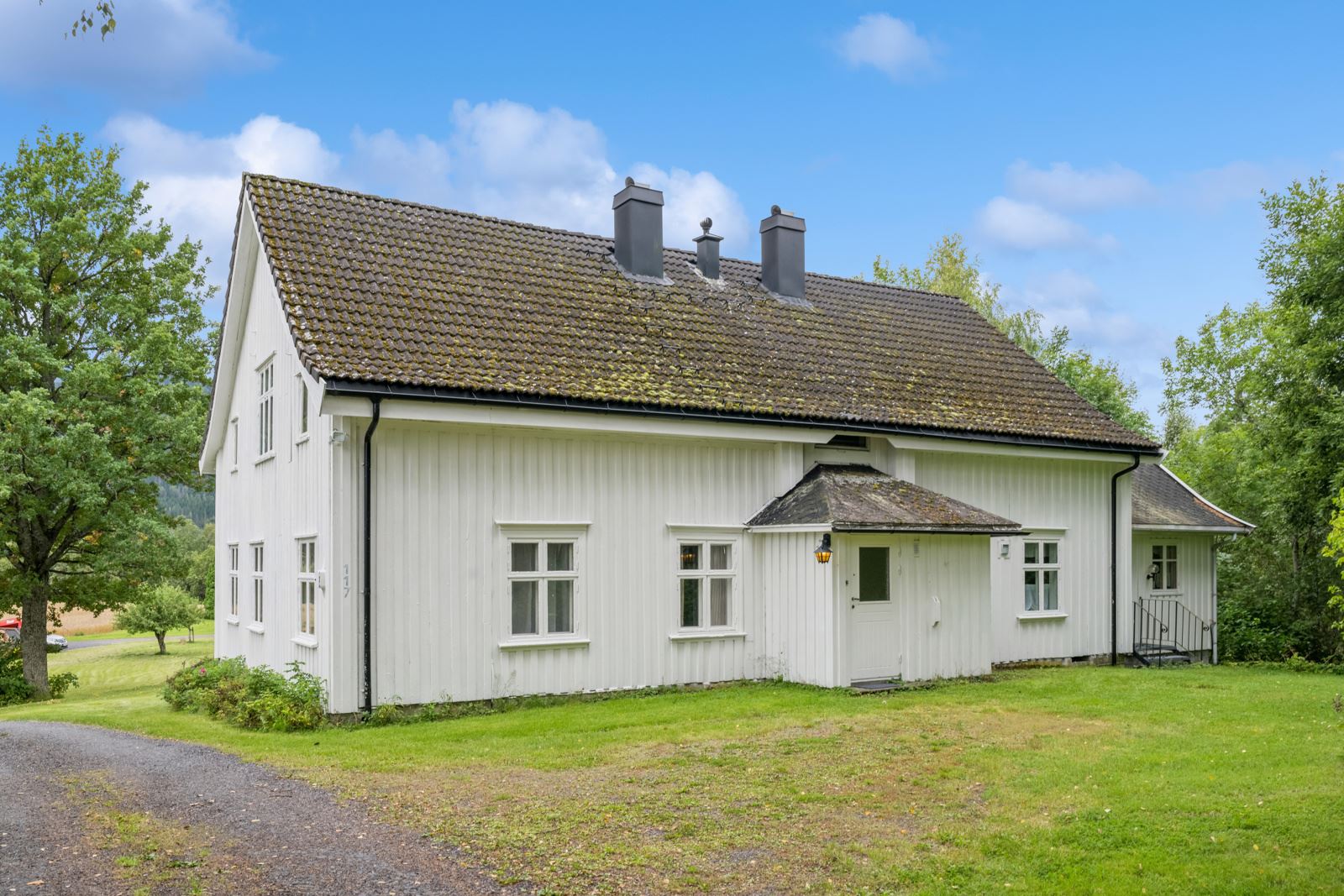 Huset har bla. 4 soverom og 3 stuer