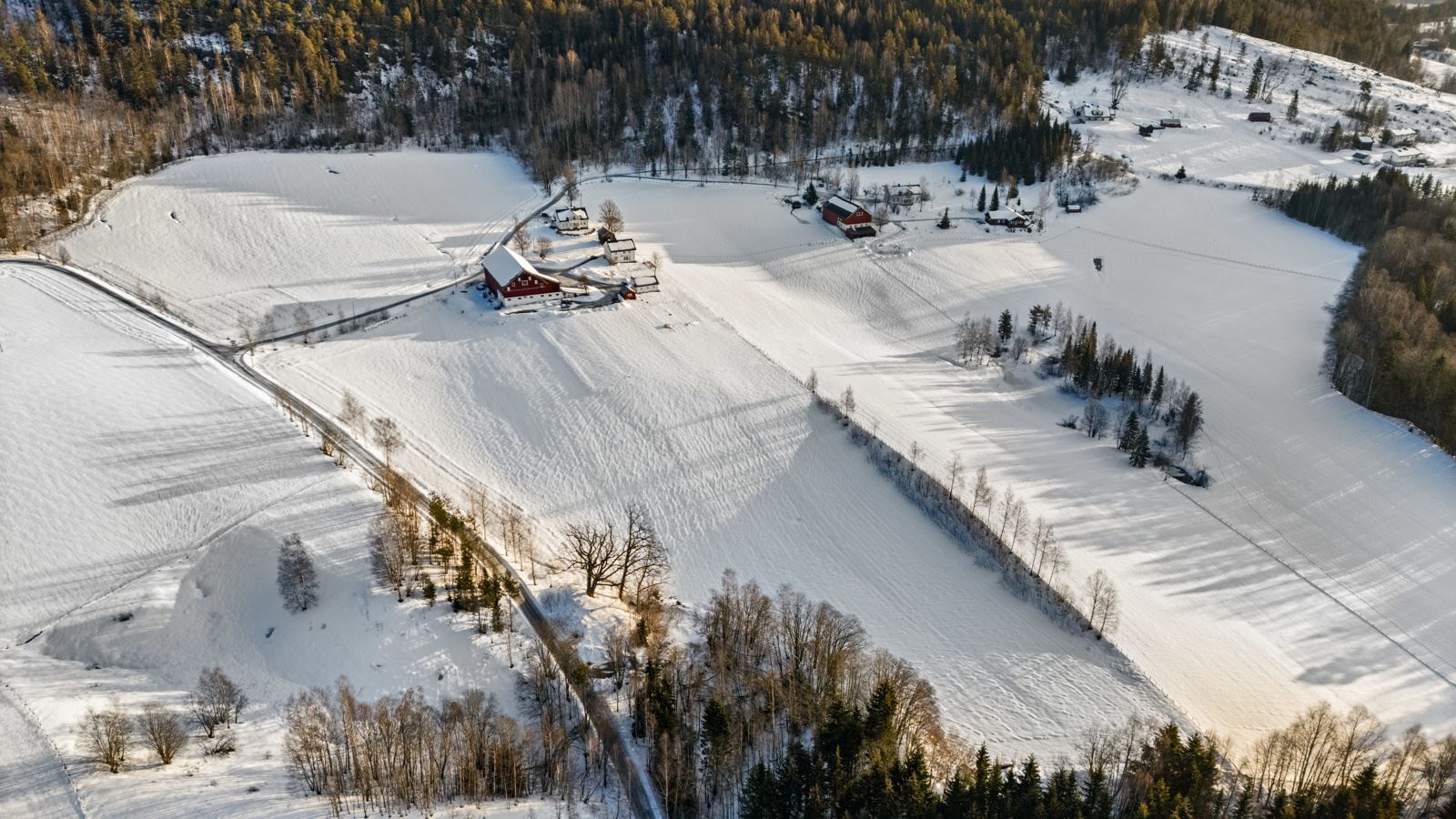 Oversiktsbilde av Saatvedt gård 