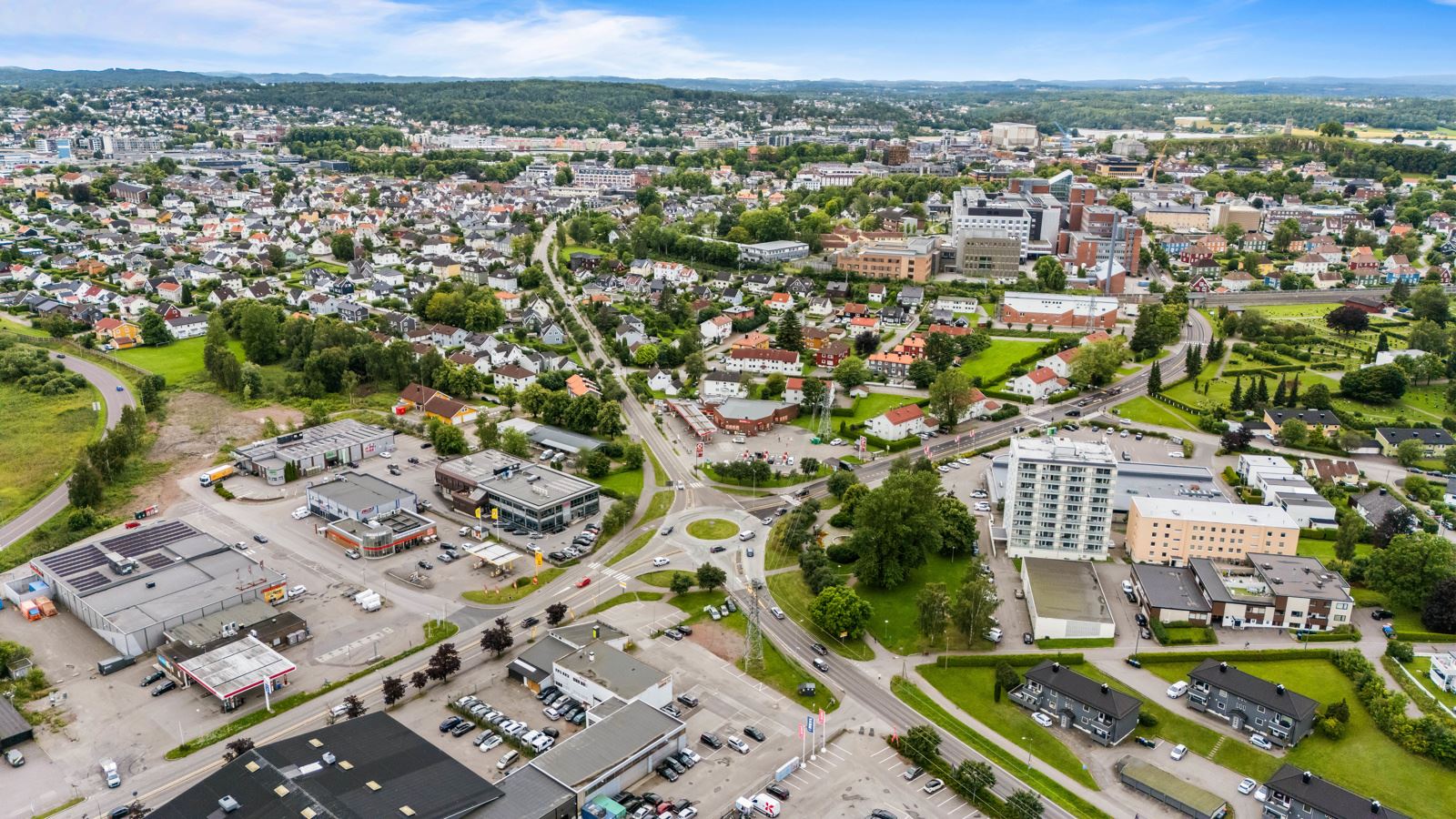 Sentralt i Tønsberg med fordelaktiv beliggenhet for både kollektiv og bil